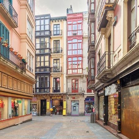 Casco Viejo Junto A La Plaza Nueva Y Unamuno Bilbao Exterior photo